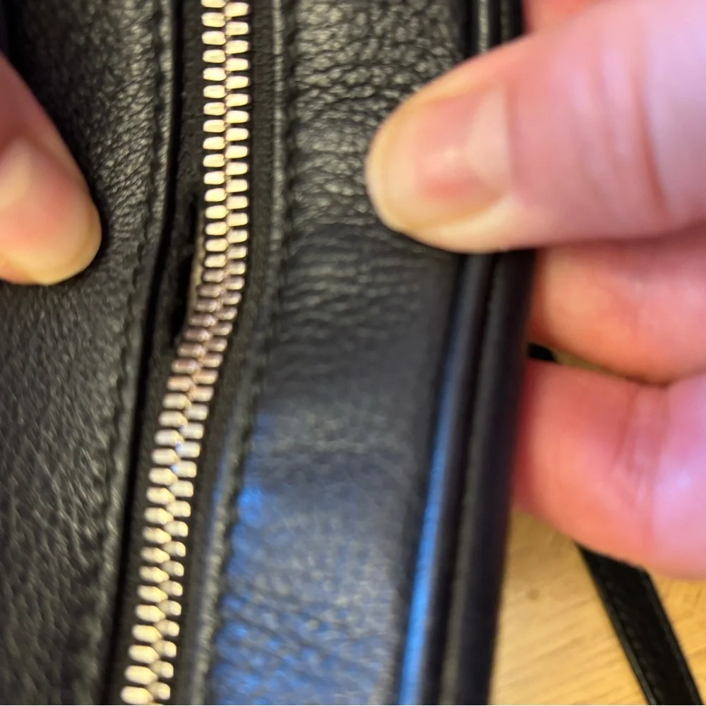 Gucci Black Leather Crossbody Bag - Picture 15 of 16